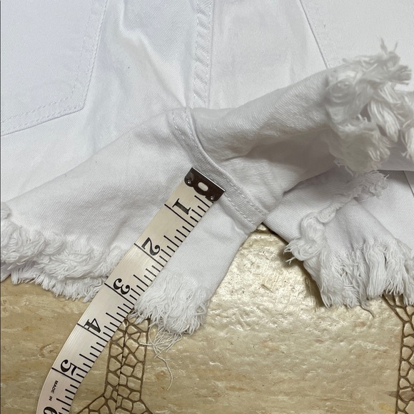 White Frayed Hem Women Shorts size Small - Picture 3 of 6